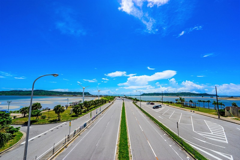 海中道路をめぐる島旅！沖縄県うるま市から離島へ絶景ドライブ♪