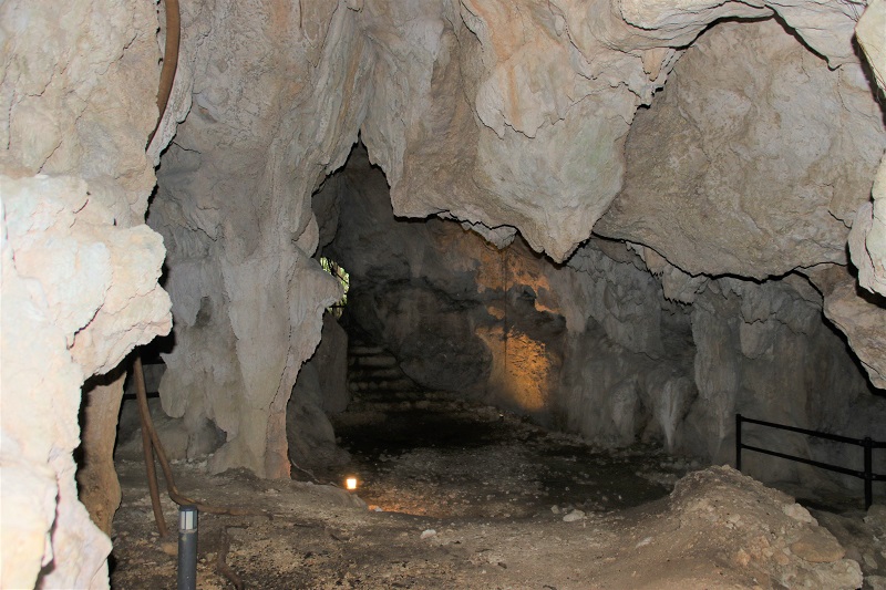 【ウフヤグチ鍾乳洞】喜界島の歴史に触れられる神秘的な空間
