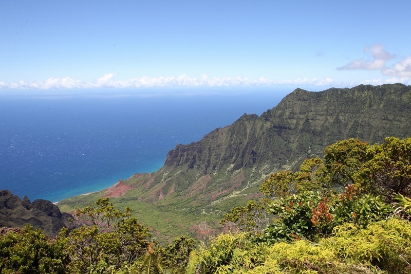 【カララウ展望台】ハワイ・カウアイ島の切り立つナパリ・コーストを一望