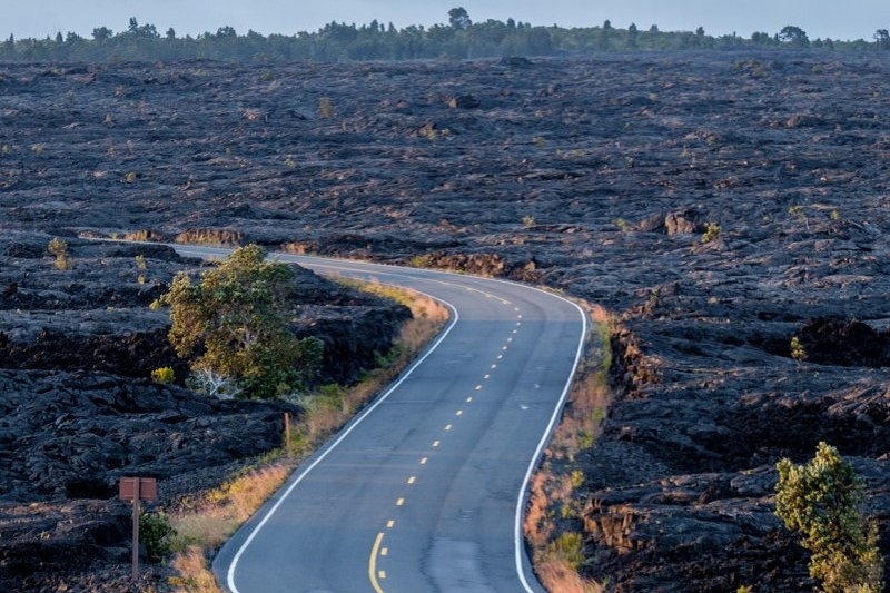 チェーン・オブ・クレーターズ・ロード | ハワイ島の溶岩跡が見られるドライブ道