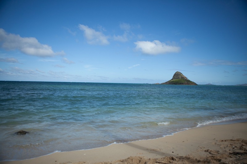 【チャイナマンズ ハット/モコリイ島】ハワイ・オアフ島東海岸に浮かぶ小さな島