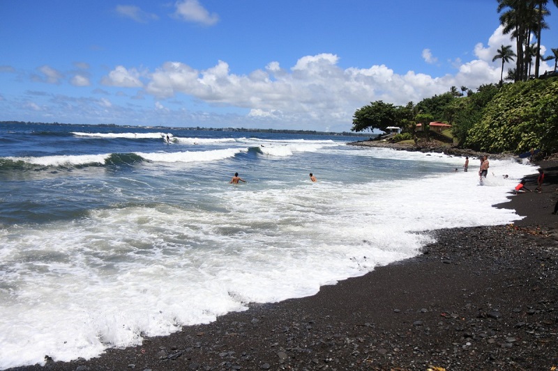 ホノリイ・ビーチパーク |  ハワイ島のヒロで人気のサーフ・スポット