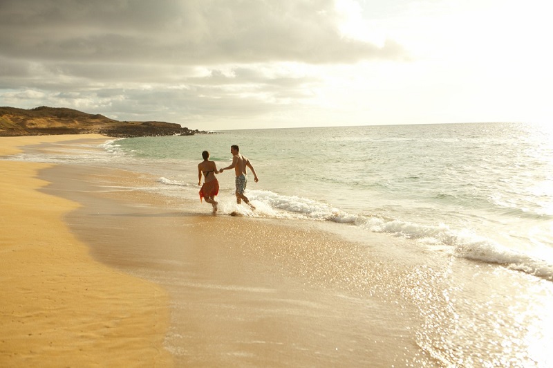 【パポハク ビーチ】ハワイ・モロカイ島の延々と続く白砂のビーチ