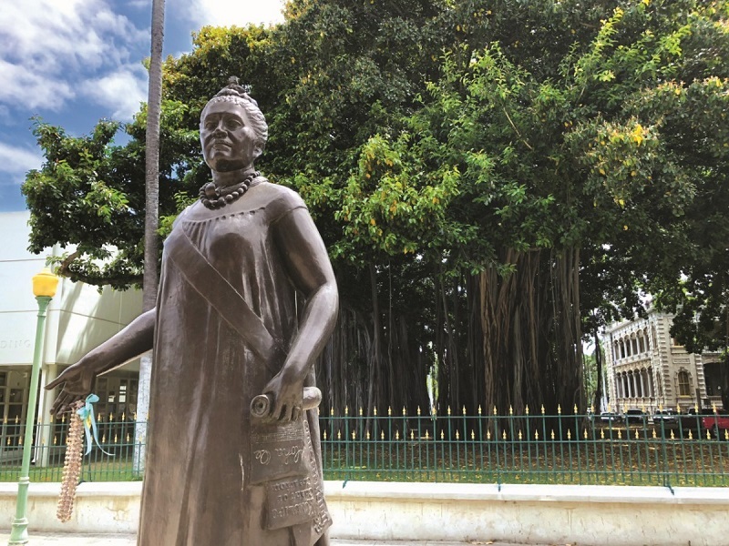 【リリウオカラニ女王像】オアフ島のハワイ王国最後の女王
