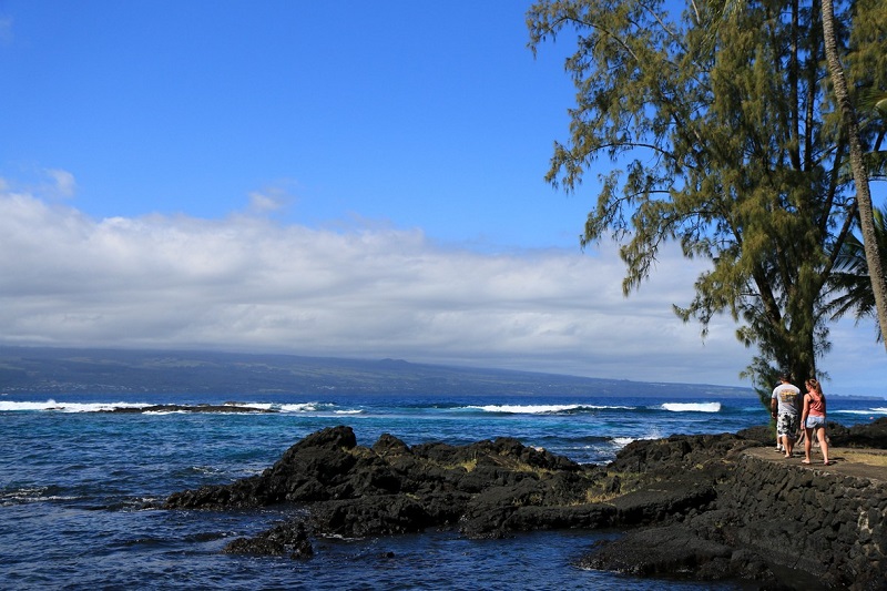 リチャードソン・オーシャン・パーク | ハワイ島のヒロにある黒砂のビーチ