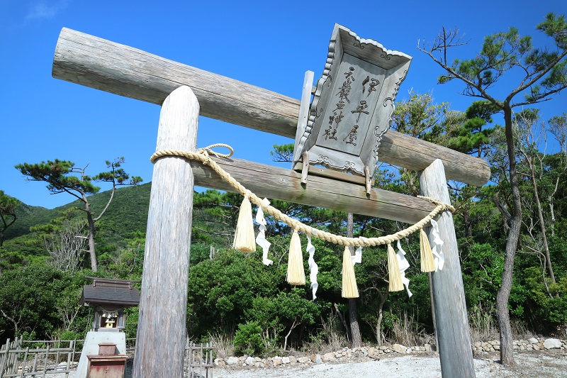 【伊平屋天巌戸神社】日本最南端の天岩戸伝説が残る神社