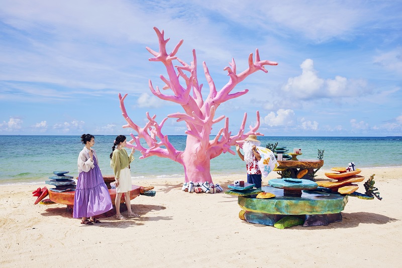 星野リゾート リゾナーレ小浜島、碧い海が広がる絶景と珊瑚礁をテーマにした「南の島のサンゴクリスマス」今年も開催