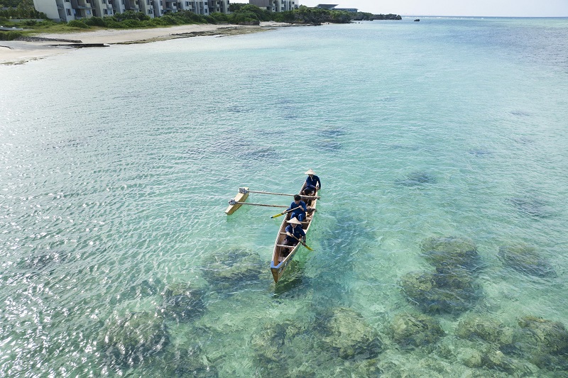 星のや沖縄、穏やかな春の沖縄で心身のバランスを調える「浜辺の鍛錬滞在」開催