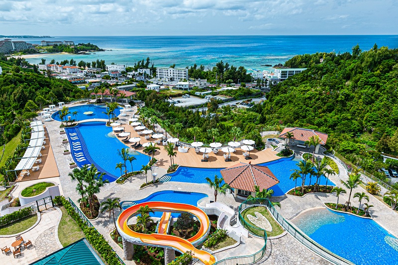 オリエンタルホテル 沖縄リゾート＆スパ、県内最大級のガーデンプールがお得なセットプラン