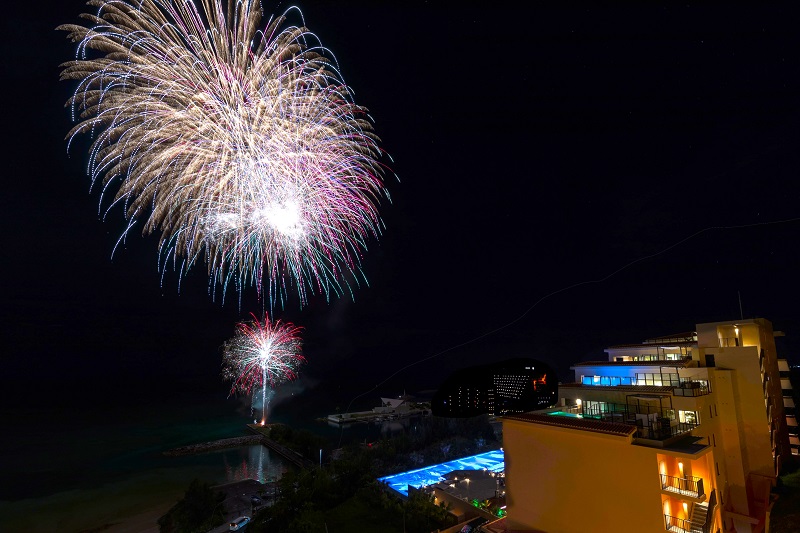 アクアセンス ホテル ＆ リゾート、20日間開催「夏の打上げ花火」